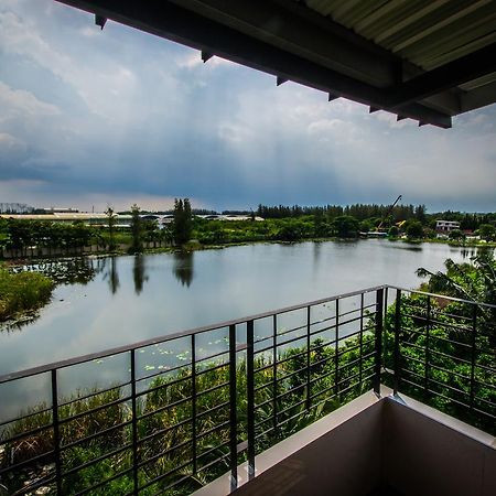 Na Siri Lake View Samut Prakan Bagian luar foto