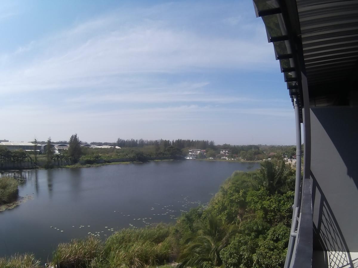 Na Siri Lake View Samut Prakan Bagian luar foto